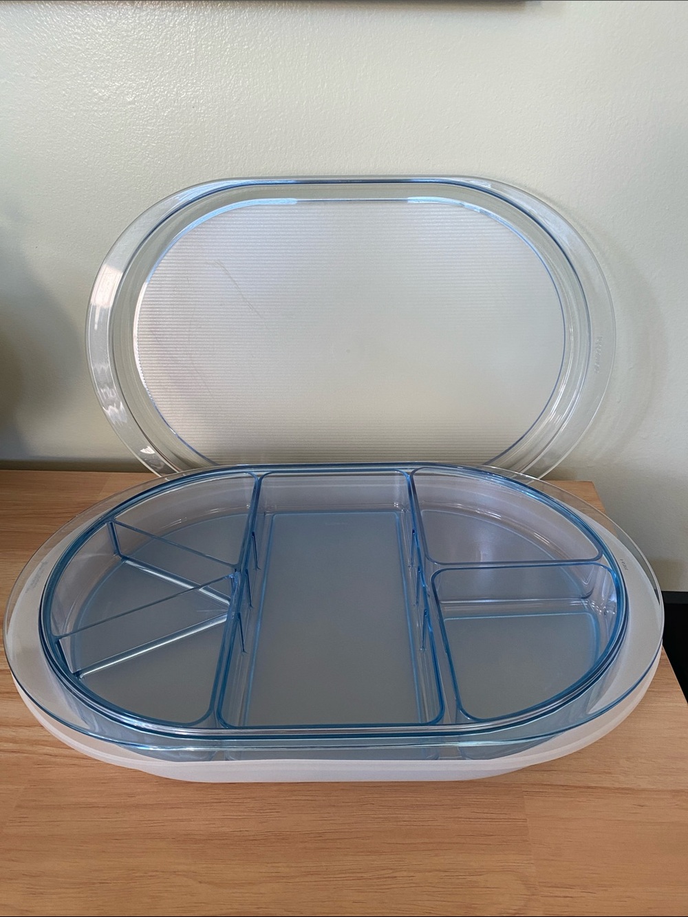 Tupperware Divided Serving Dish Tray With Lid